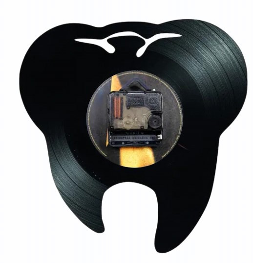 25603636_dentist-ceas-de-perete.jpg 25603636 dentist ceas de perete