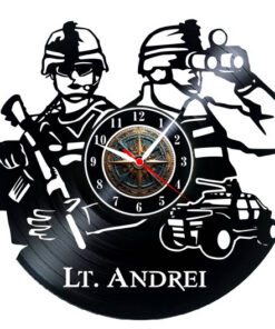 Ceas de perete cu tematică armată – cadou perfect pentru ofițeri, veterani sau pasionați de domeniul milita